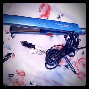 Babybliss Pro Titanium Flat Iron Straightener